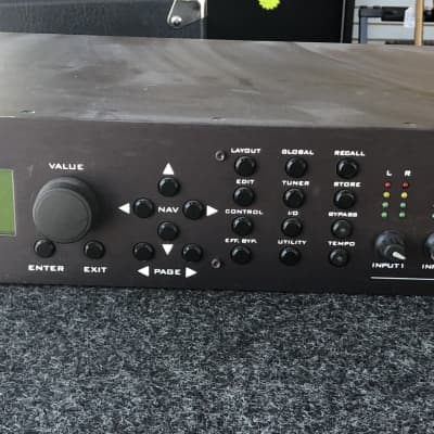 Fractal Audio Axe FX Ultra Preamp/Effects Processor | Reverb