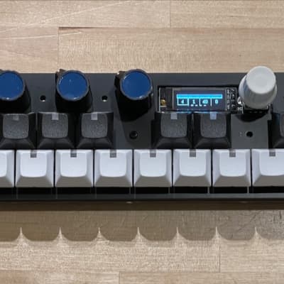 OMX-27 MIDIコントローラー このコントローラーを探してるんだ : r