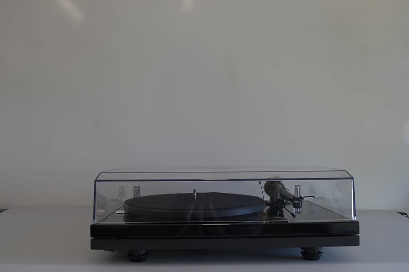 Music Hall MMF 5.1 Black / Goldring 2200 Moving  Cartridge