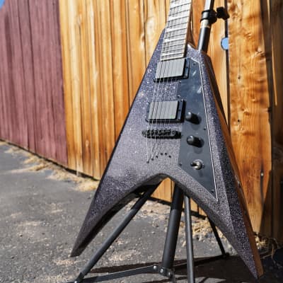 ESP LTD SIGNATURE SERIES Kirk Hammett KH-V - Black Sparkle LTD SIGNATURE SERIES Kirk Hammett KH-V Black Sparkle 6-String Electric Guitar w/ Case (2023) image 3