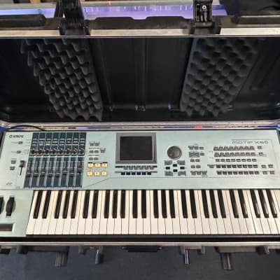 Yamaha Motif XS 6 Production Synthesizer 2000s - Gray