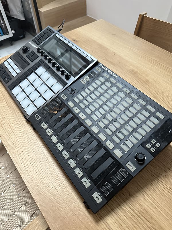 Native Instruments MASCHINE JAM Production & Sequencing Controller