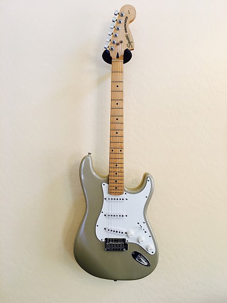 Squier Standard Stratocaster 2000 w gig bag