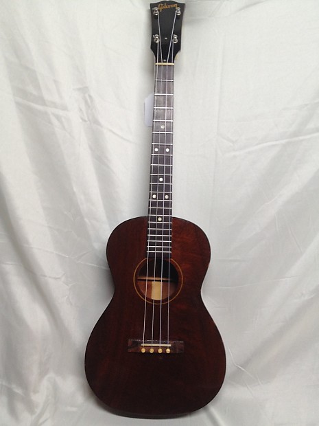 Gibson baritone ukulele top