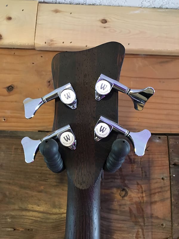 Warwick Corvette Standard 1997年製 Warwick Corvette Standard Brown 1997 – Chicago Music Exchange