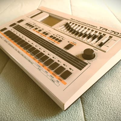 Roland TR-707 Rhythm Composer vintage 1985