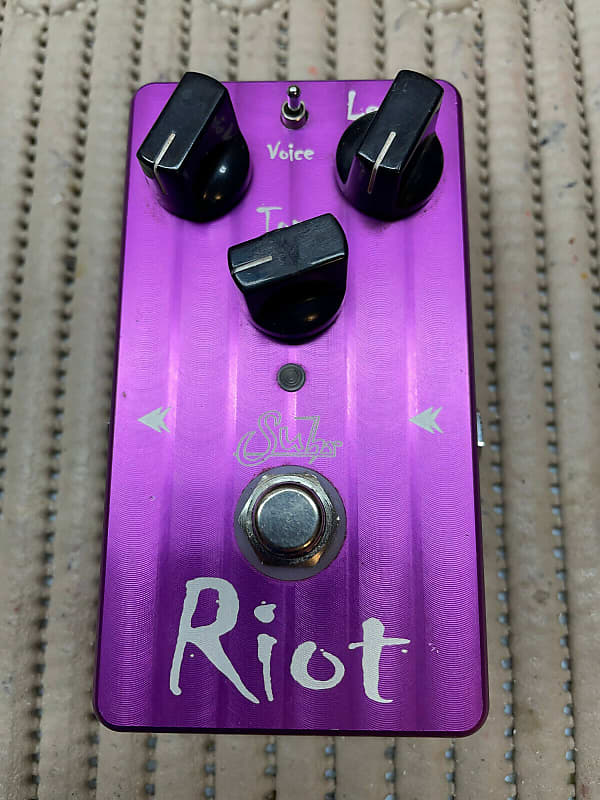 Suhr Riot - Ser.# 4454 ( Distortion ) | Reverb