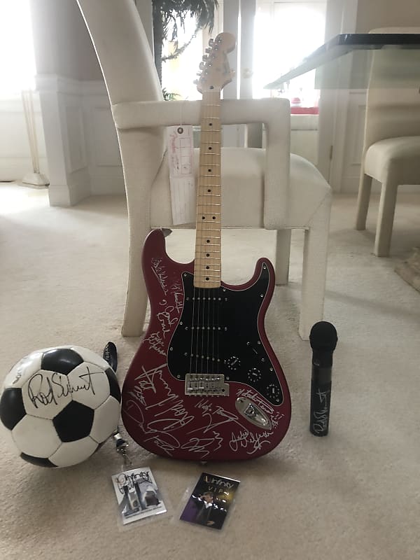 Fender Stratocaster 2004 - 2006 autographed Rod Stewart | Reverb UK