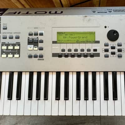 Yamaha Motif 7 Keyboard Synthesizer Workstation