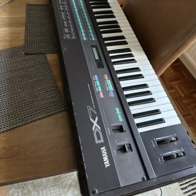 Yamaha DX7 Programmable Algorithm Synthesizer 1983 - 1987 - Black