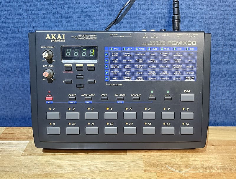 AKAI アカイサンプラー S20 - 楽器、器材