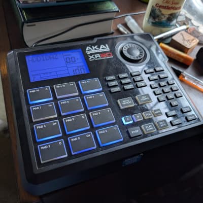 Akai XR20 2010s - Black + Roland Midi USB Interface