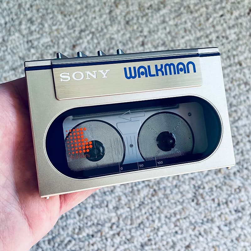 Vintage SONY Walkman Radio Cassette Player WM-FX10 Rare and Collectible  Item BAG and Belt Clip Tested and Working 