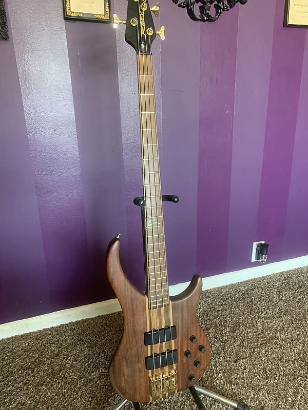 Usa Peavey Cirrus Bubinga 4 String Reverb