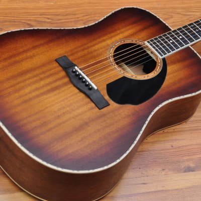 Fender Paramount PD220E Dreadnought Mahogany Aged Cognac Burst