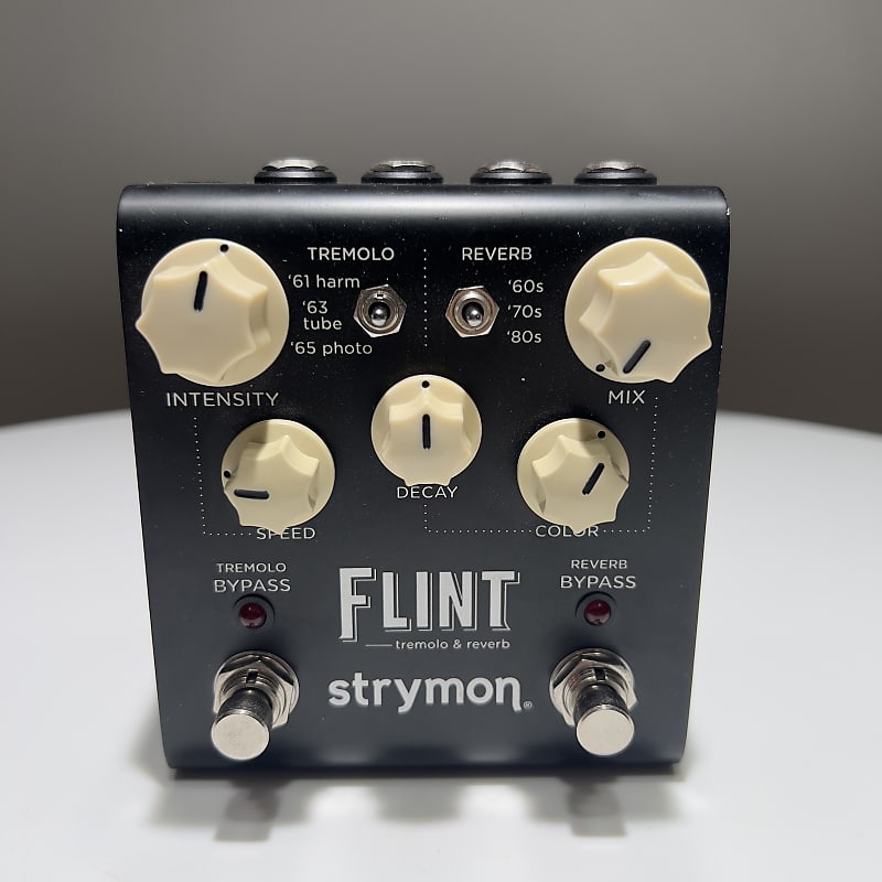 Strymon Flint Reverb and Tremolo V1 2012 - 2022 - Black with Strymon Flint Reverb and Tremolo V1 2012 - 2022 - Black with