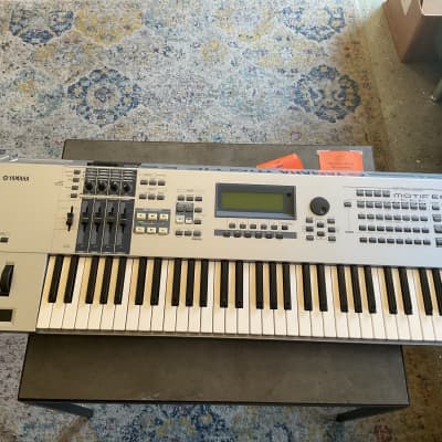 Yamaha Motif ES 6