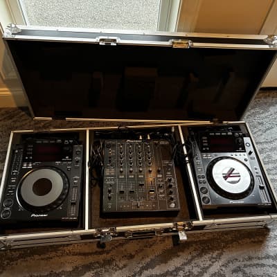 Pioneer DJ Bundle - (2x)Pioneer CDJ-850, (1x)Pioneer DJM-800 and