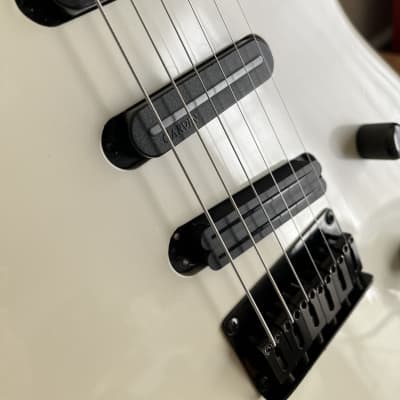 1995 Carvin DC-135 - Pearl White image 3