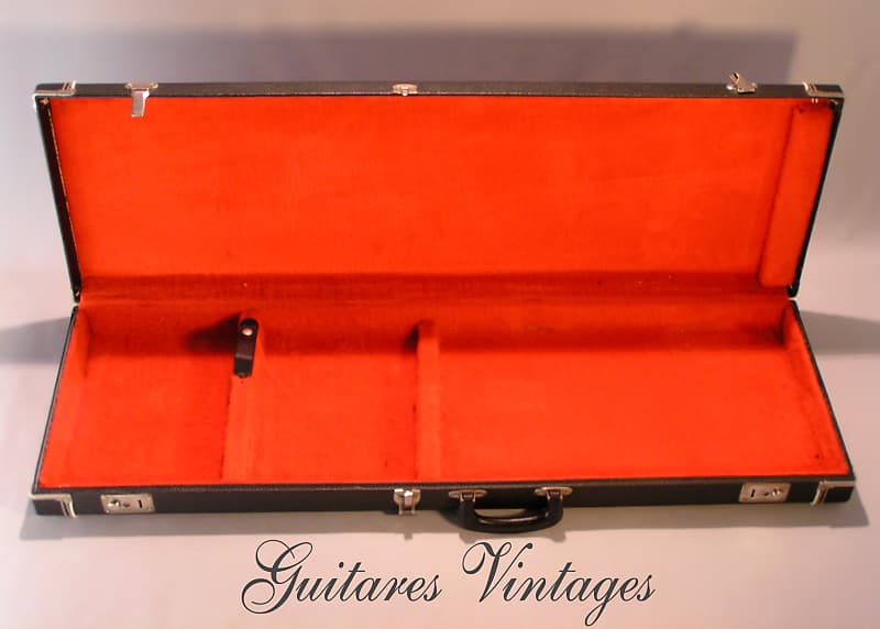 Fender Standard Mustang / Jag-Stang / Cyclone Case (Black)