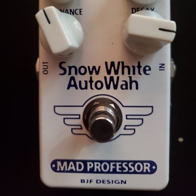 Mad Professor Snow White Auto Wah Handwired - White image 1