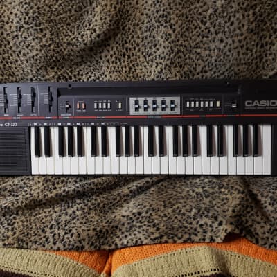 Vintage 1985 Casio CT-320 Electronic Keyboard w/Super Drums, Great