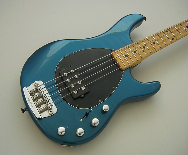 2000 MusicMan Sterling 4H Bass *StingRay Tone w/ Smaller