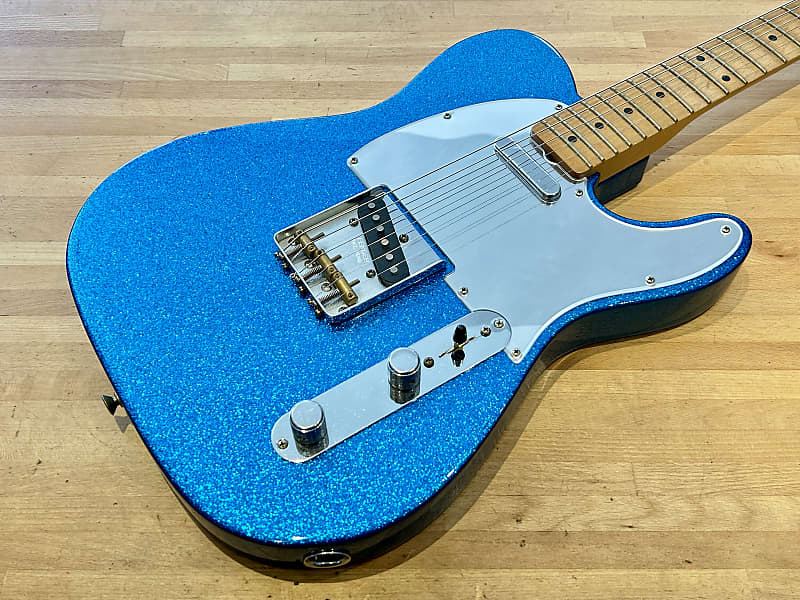 Fender  J Mascis Signature Telecaster 2022 - Bottle Rocket Blue Flake + Gigbag image 1