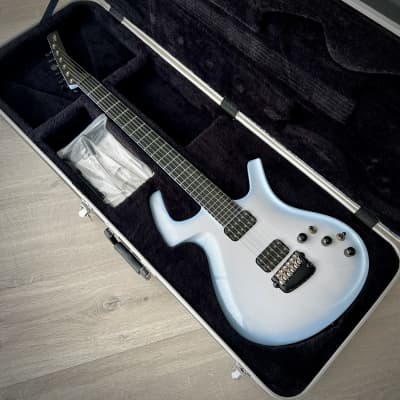 Parker Fly Deluxe 2005 - Ice Blue Burst image 2
