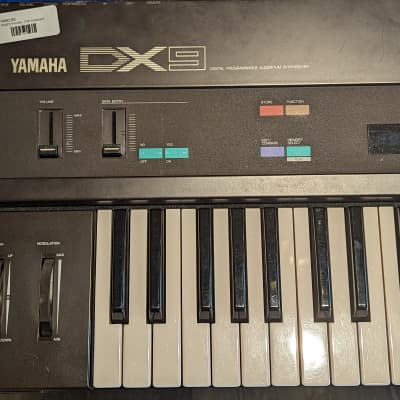 (16421) Yamaha DX9 Keyboard image 2