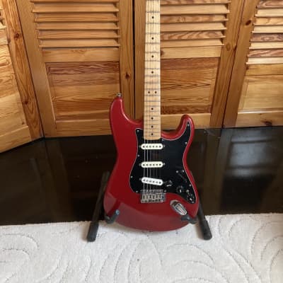 Fender Standard Stratocaster MIM Red image 1