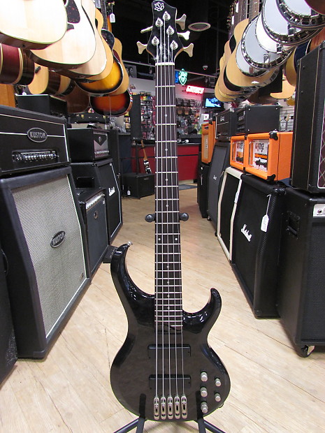 Ibanez BTB-405QM キルトトップ アクティブ 5 弦 ベース Ibanez BTB-405QM キルトトップ アクティブ 5 弦 ベース
