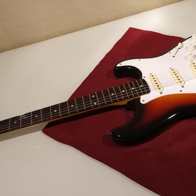 Squier "Silver Series" (Made in Japan-Fujigen Gakki) Stratocaster 62 - 1993 Sunburst/ Fender USA pickups/ Super clean/Video imagen 23