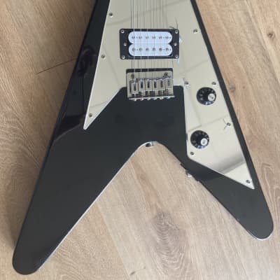 Paul Stanley Flying V - a guitar for Kiss fans image 2