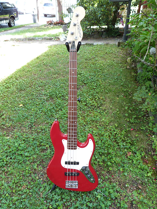 Karera JBC-32 bass guitar  red image 1