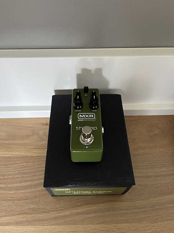 MXR M281 Thump Bass Preamp