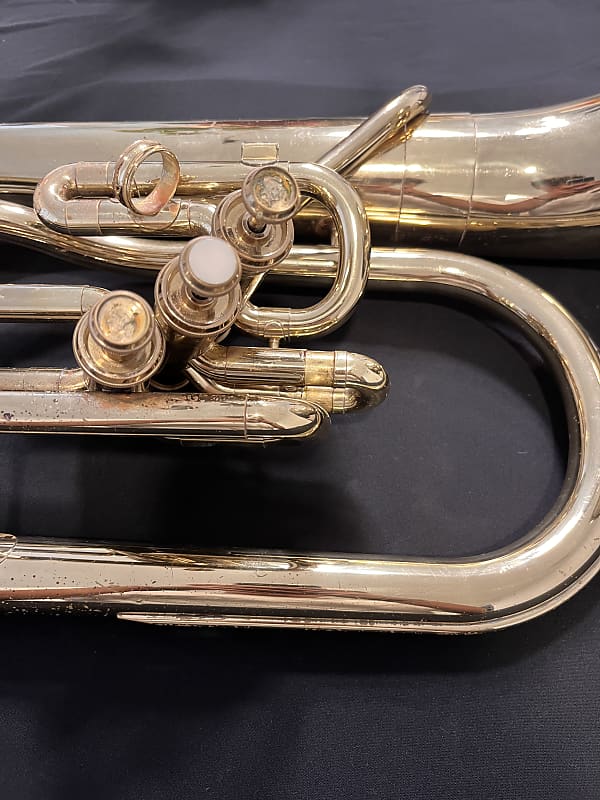 Yamaha YEP-211 Standard Bell Front Euphonium | Reverb