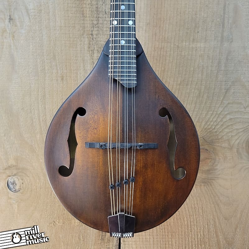 Eastman MD505CC/N Solid Wood A-Style Mandolin w/ Hard Case Used