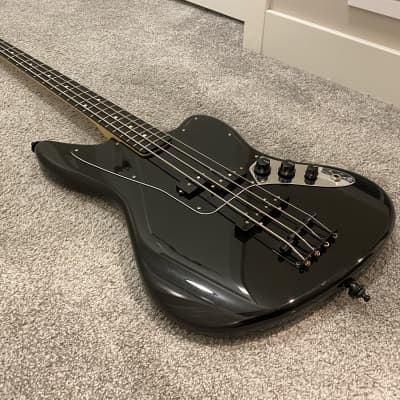 Fender Jaguar Bass Limited-Edition Blackout Player Ebony
