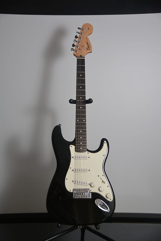 Squier Affinity Series Stratocaster 2004 - Black image 1