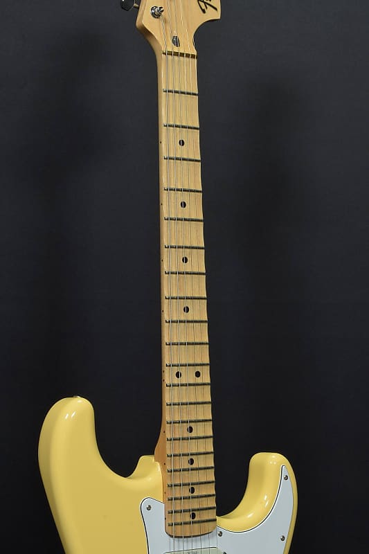 フェンダージャパン イングヴェイシグネイチャーモデル イエローホワイト Fender Japan Exclusive Yngwie Malmsteen Stratocaster Yellow