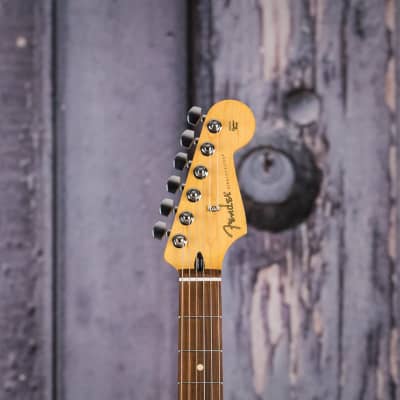 Fender Player Series Stratocaster, Pau Ferro, 3-Color Sunburst image 5