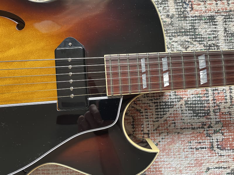 ギター Archtop Tribute AT175 Sunburst Archtop Tribute Custom ATC175 Classic（新品）【楽器検索