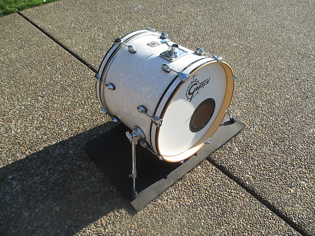 Bass drum 2025 18 inch