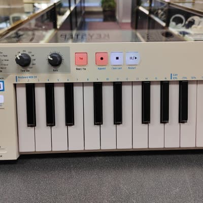 Arturia KeyStep 32-Key MIDI Controller 2017 - Present - White image 3