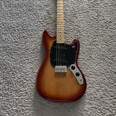Fender Player Mustang 2020 MIM Sienna Sunburst Maple Fretboard Guitar + Gig Bag for sale