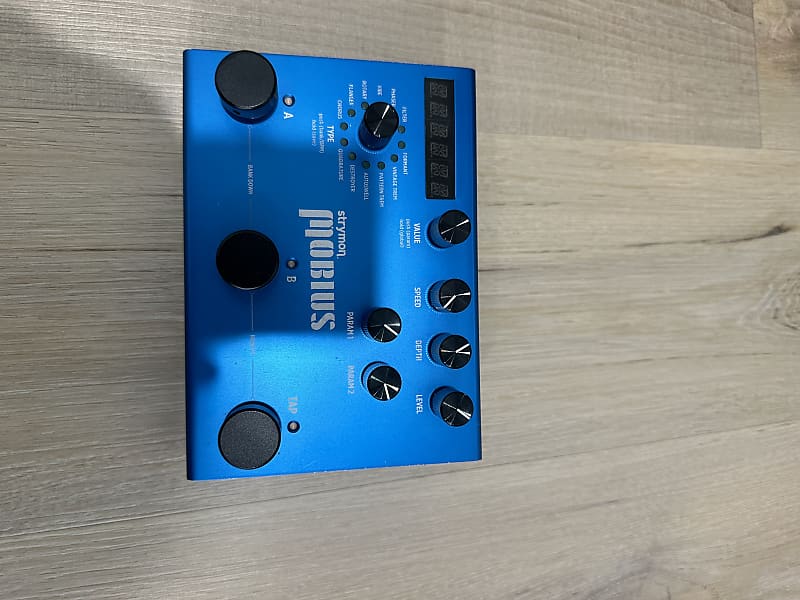 Strymon Mobius