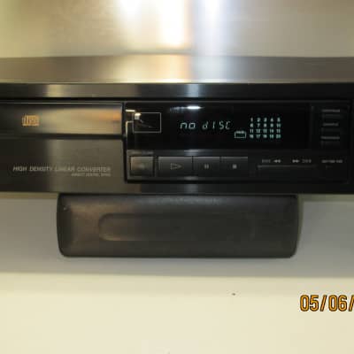 Sony Model CDP-491 Single Disc CD player w Manual - Made in Japan - Tested image 3