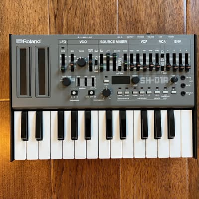 Roland SH-01A Boutique Series Synthesizer Module with K-25m