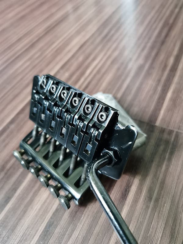 TAKEUCHI TRS-101 ブリッジ　ロック式トレモロユニット　美品 TAKEUCHI Floyd Rose Licensed Locking Tremolo Bridge TRS-101
